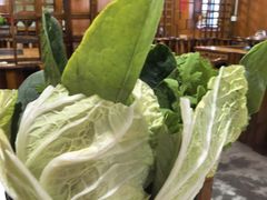 -果松木炭酸菜铜火锅·外婆参鸡汤