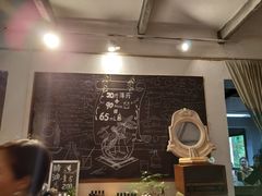 -田园东方蜜桃村的田野营地