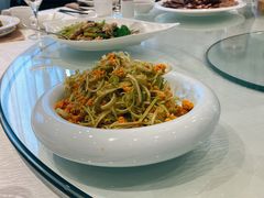 马家沟芹菜拌海胆-橄榄季酒店