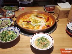 -洱火云南酸菜牛肉火锅(石景山当代商城店)