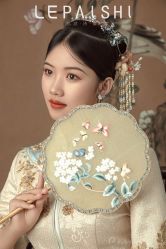 -乐派诗婚纱摄影