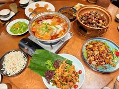 -老滇山寨•云南特色菜•地方菜•民族风情歌舞表演(金碧店)