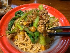 -爆炸头阿姨小四川正宗川味小吃(无任何分店)