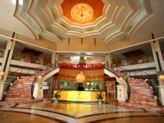 -金孔雀温泉旅游度假村