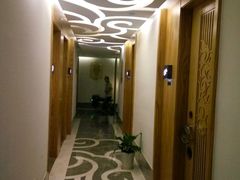 -新盈光·云会所(百丈东路店)