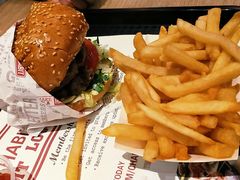 -The Habit Burger Grill 哈比特汉堡(爱琴海店)
