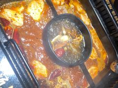 -老牌坊云南鱼豆花火锅(哈西万达店)