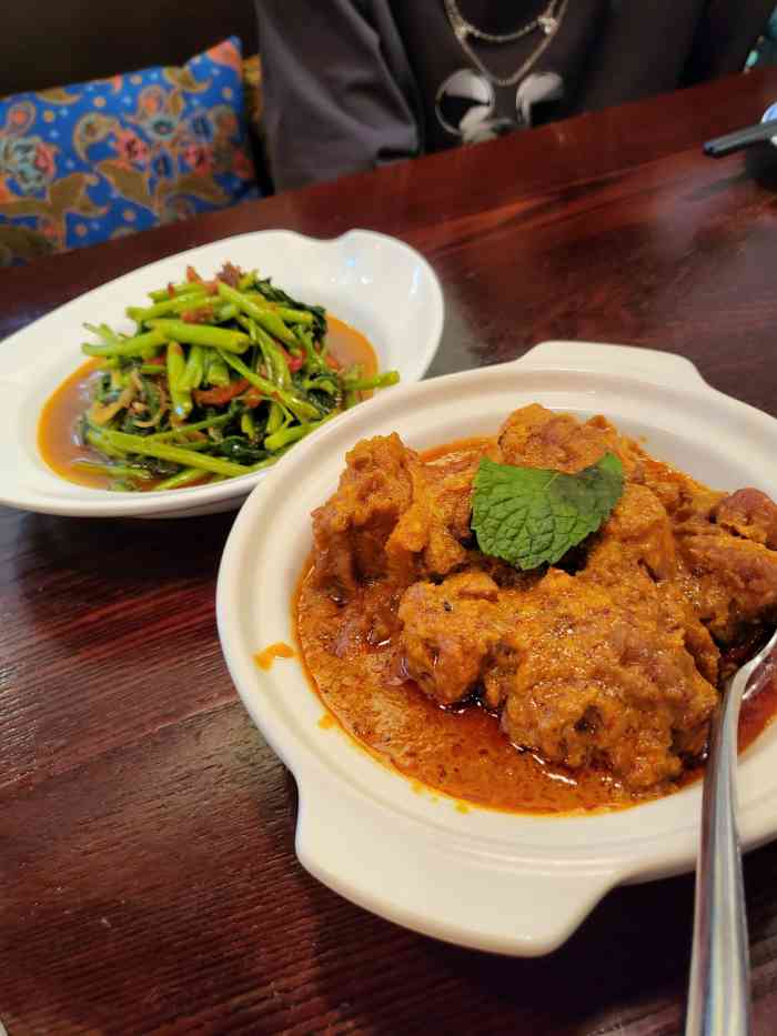 娘惹厨房(国贸商城店)-"[薄荷]环境:位于国贸北区5层,座位蛮.