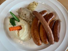 -LENBACH兰巴赫西餐啤酒坊(大连东港店)