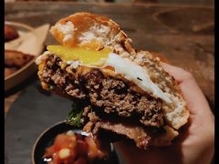 经典芝士汉堡-HIGH FIVE哈福手工汉堡(桂林路店)