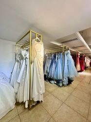 -月月婚纱礼服仓储店(王府井店)