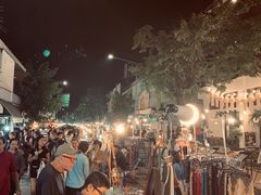 -周日夜市