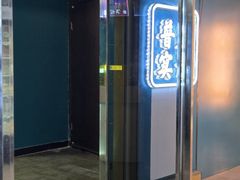 -荒岛实景沉浸密室(江汉路1店)