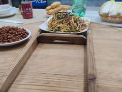 -三江鱼东北特色铁锅炖(骆驼店)