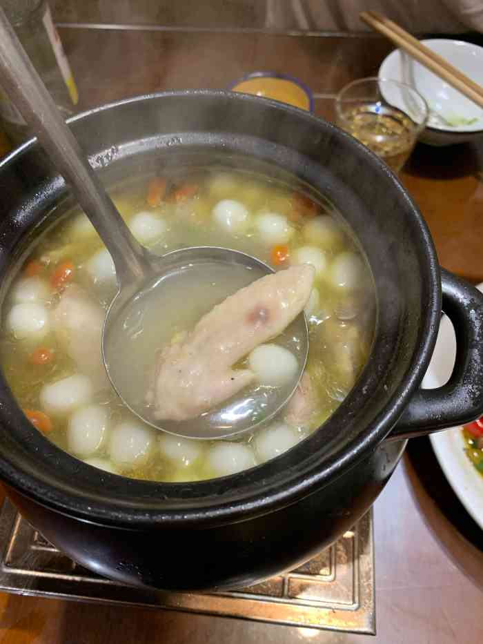 江南公社(新县店)-"公司组织来信阳学习,晚上和同事们一起吃饭.