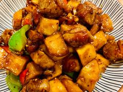 甜薯黑椒安格斯牛粒-裕.鹅庄