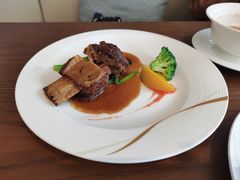 文火澳洲牛肉搭黄桃时蔬-水月周庄铂尔曼酒店-水月荟中餐厅
