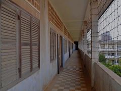 -吐斯廉屠杀博物馆