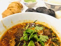 -李与白包子铺(桐梓林店)