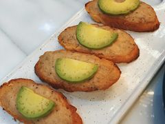 吞拿鱼牛油果莎莎薄脆饼-丽莎沙拉轻食餐厅(国贸店)