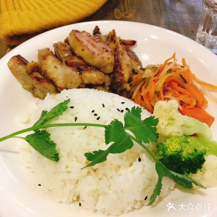 little hlk 小饿龙(浦东嘉里城店)香茅烤鸡配米饭图片