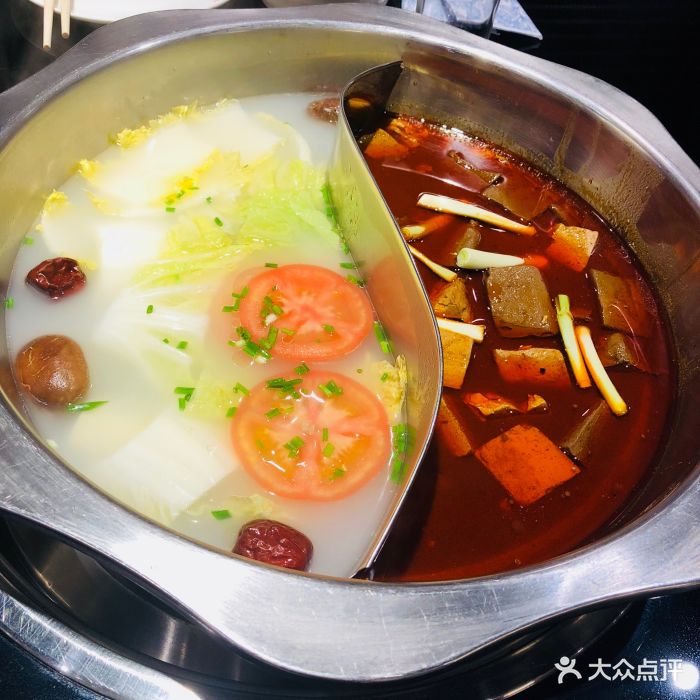 吴记老锅底麻辣火锅(福州路店)鸳鸯锅底图片 第4432张