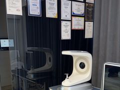 -三目眼镜·蔡司视觉合作店(青浦宝龙店)
