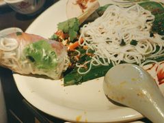 -大头虾越式风味餐厅(光明广场店)