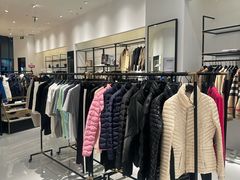 -百年港湾奥特莱斯(香炉礁店)