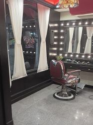 -东方先生国潮男士理发馆