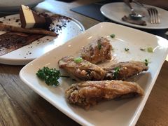 -Chom Cafe and Restaurant