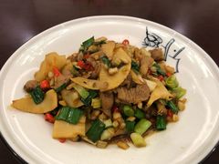 农家小炒肉-老馆子·建德菜·山肴鱼鲜(海威新界店)