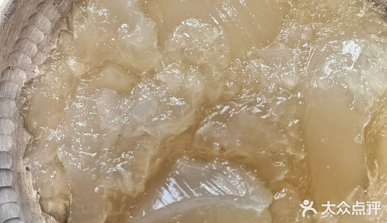 入秋在亮马河边，吃胶原蛋白小火锅🔥