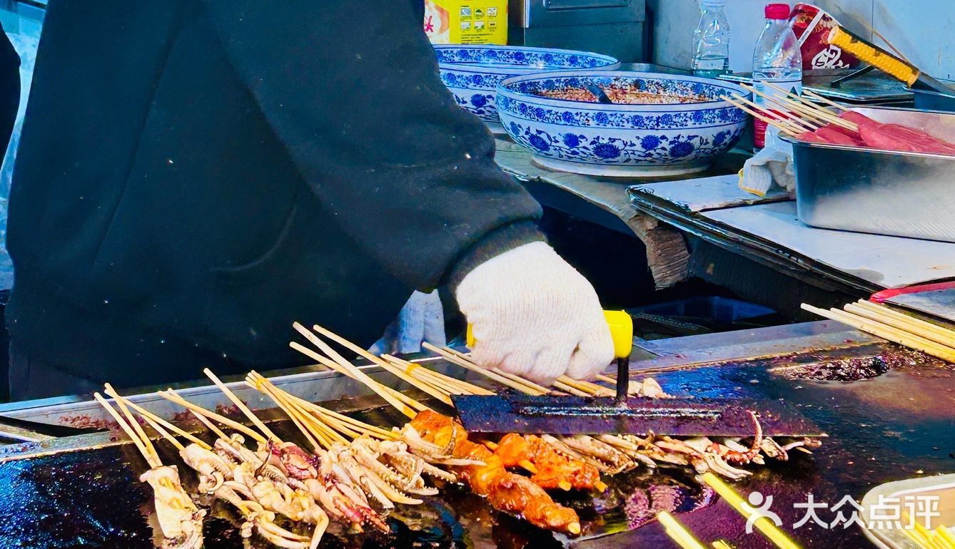 太平街里面一家爆火的烧烤店！