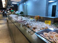 自助取餐区-日进一片海.生腌海鲜火锅.宵夜烧烤(三里屯总店)