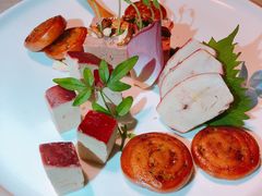 红酒鹅肝精选配葱油饼-解香楼(八盘岭路店)