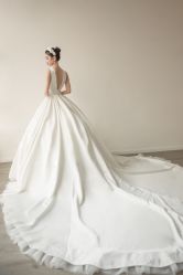 -Lady  Jane高端婚纱礼服馆