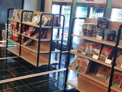 面包甜点陈列柜-星璨火吧KTV聚会餐厅(丰庆路店)