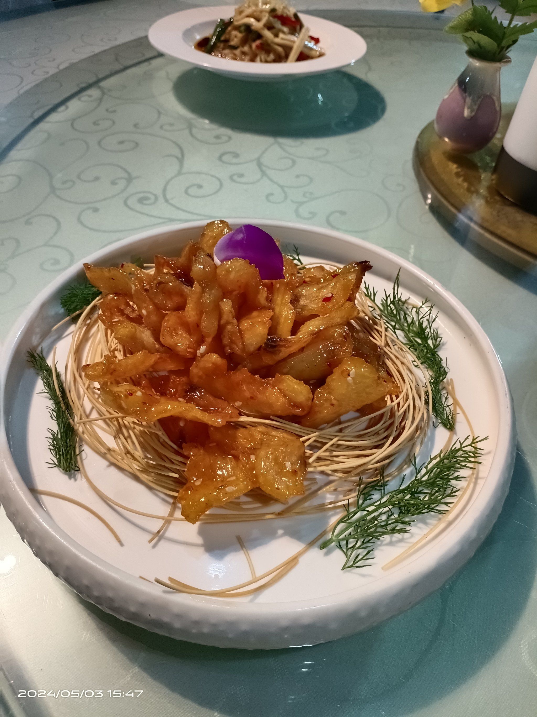 品尝这道特色佳肴卢大师秘制红嘴雁