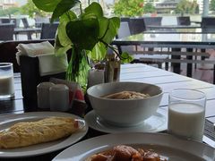 -曼谷湄南河畔华美达广场酒店
