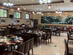 -鸿亨泰杂鱼馆(港馨家园店)