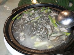 蚝仔薯粉煲-金辉海鲜餐厅