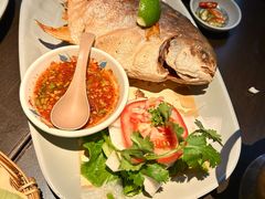 -大头虾越式风味餐厅(光明广场店)