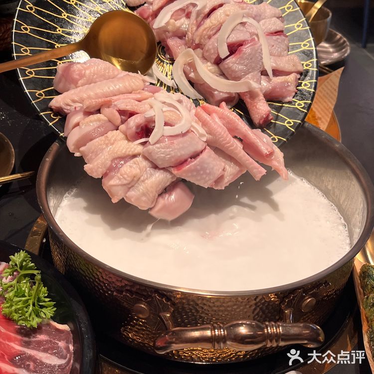 厅四季在同和金铂和白云湖金铂双店齐开啦