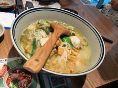 -刀小蛮半只鸡过桥米线(家乐福四元桥店)