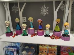 -泡泡玛特POPMART(上海环球港店)