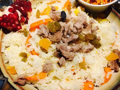 金桃手抓饭-丝路金桃·新疆菜(徐汇店)