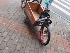 -LADY FAFA(巨鹿路陕西南路路口店)