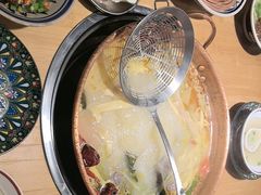 -洱火云南酸菜牛肉火锅(石景山当代商城店)