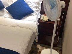 -蓝蔻酒店(深圳东站布吉万象汇店)